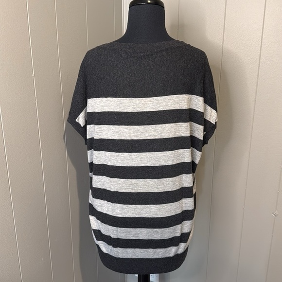 Vince Women’s Medium Stripe Sleeveless Tunic Cashmere Sweater Black Gray - Picture 4 of 7